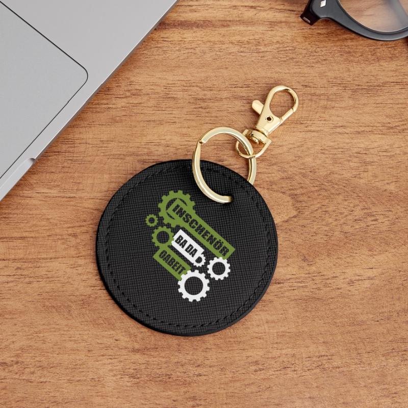 Inschenör ba da Oabeit, engineer at work Round Keyring
