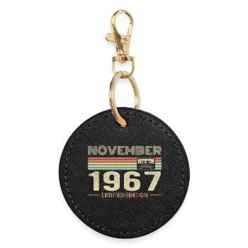 November 1967 Vintage Birthday Retro Tee - Round Keyring - black - Front