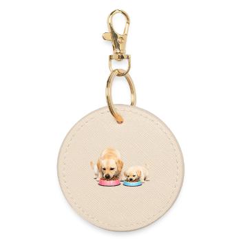 Mom eats kibble with her baby - Round Keyring - oyster - Front