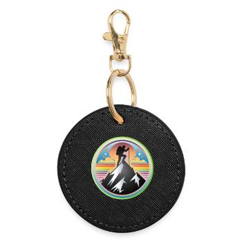 Mountains with a mountaineer on the summit - Round Keyring - black - Front