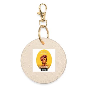 Alicia Portrait mit Turban – Gelber Hintergrund - Runder Schlüsselanhänger - Auster - Vorne