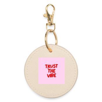 Minimalistisches TRUST THE VIBE Grafik-T-Design - Runder Schlüsselanhänger - Auster - Vorne