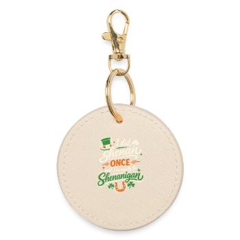 Ready in front of shenanigans | St. Patrick's Day - Round Keyring - oyster - Front