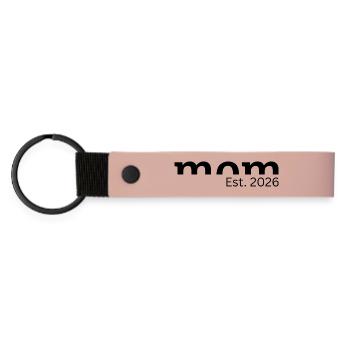 Mom Est. 2026 - Geschenk für werdende Mütter - Matte PU Schlüsselanhänger - Rosa - Vorne