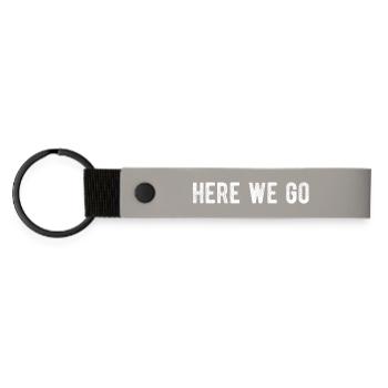 Los geht's, Game Day Minimales Design - Matte PU Schlüsselanhänger - Hellgrau - Vorne