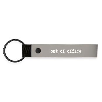 Out of office - Matte PU Schlüsselanhänger - Hellgrau - Vorne