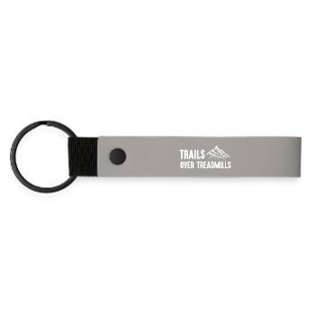 Trailrunning - Trails über Laufbänder - Matte PU Schlüsselanhänger - Hellgrau - Vorne