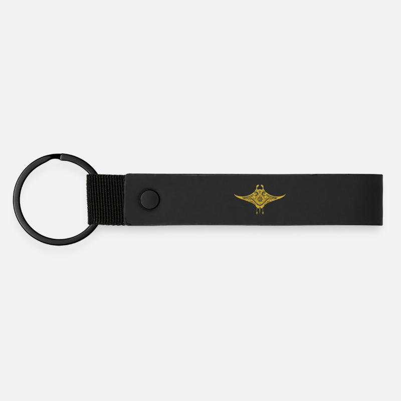 Tribal Maori Polynesian Stingray Matau Manta Ray - Matte Pu Keyring - black