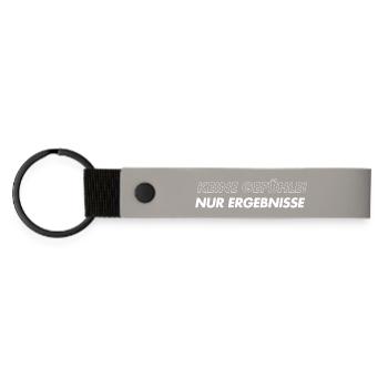 Keine Gefühle Nur Ergebnisse - Matte PU Schlüsselanhänger - Hellgrau - Vorne