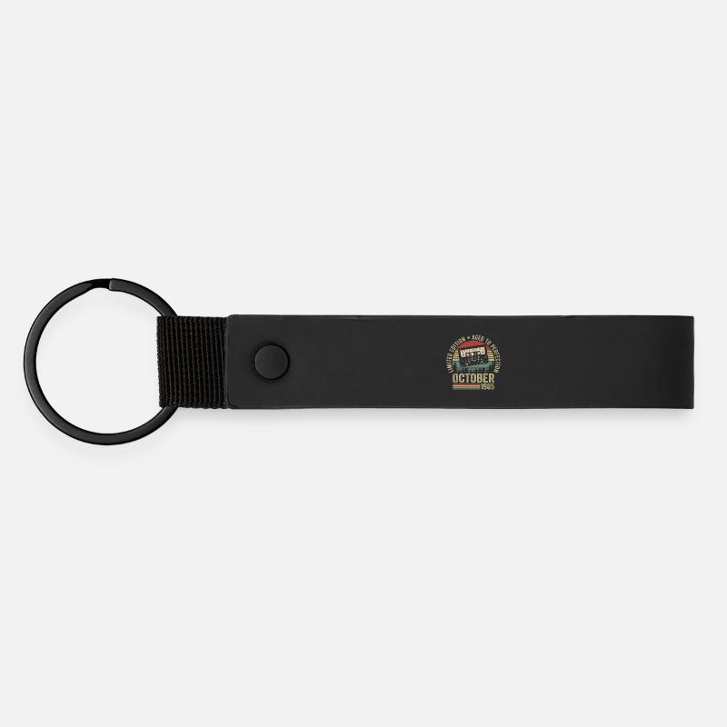 Classic Car October 1985 Birthday Gift October - Matte Pu Keyring - black