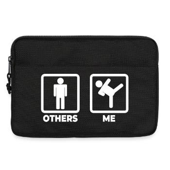 Karate Strichmännchen - Laptoptasche 13" - Schwarz - Vorne