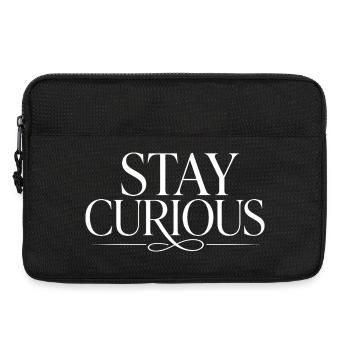 Stay Curious – Elegantes Serif Typografie Design - Laptoptasche 13" - Schwarz - Vorne