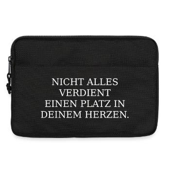 Nicht alles verdient Platz im Herzen - Laptoptasche 13" - Schwarz - Vorne