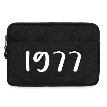 1977 Limited Edition 49th Birthday 1977 - Laptop bag 13" - black - Front