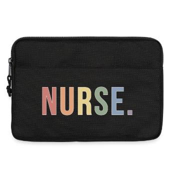 NURSE Soft Rainbow Typografie LGBTQ Pride Design - Laptoptasche 13" - Schwarz - Vorne