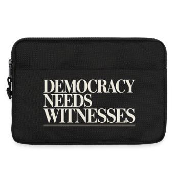 Demokratie braucht Zeugen der Pressefreiheit - Laptoptasche 13" - Schwarz - Vorne