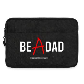 Dad in Process Shirt – Zukünftiger Vater - Laptoptasche 13" - Schwarz - Vorne