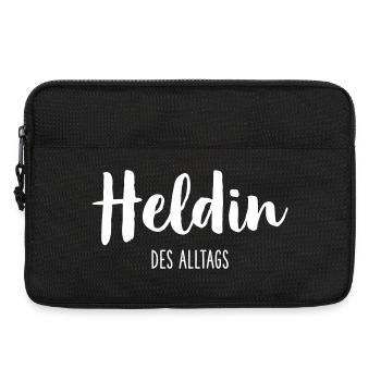 Heldin des Alltags – Starkes Statement Textdesign - Laptoptasche 13" - Schwarz - Vorne