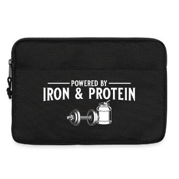 Powered By Eisen & Protein - Fitness Gym Design - Laptoptasche 13" - Schwarz - Vorne