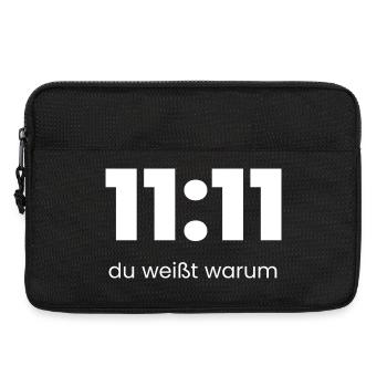 11:11 Du weißt warum – Mystisches Minimal Shirt - Laptoptasche 13" - Schwarz - Vorne