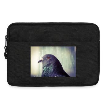 Pigeon portrait with iridescent neck coloration - Laptop bag 13" - black - Front