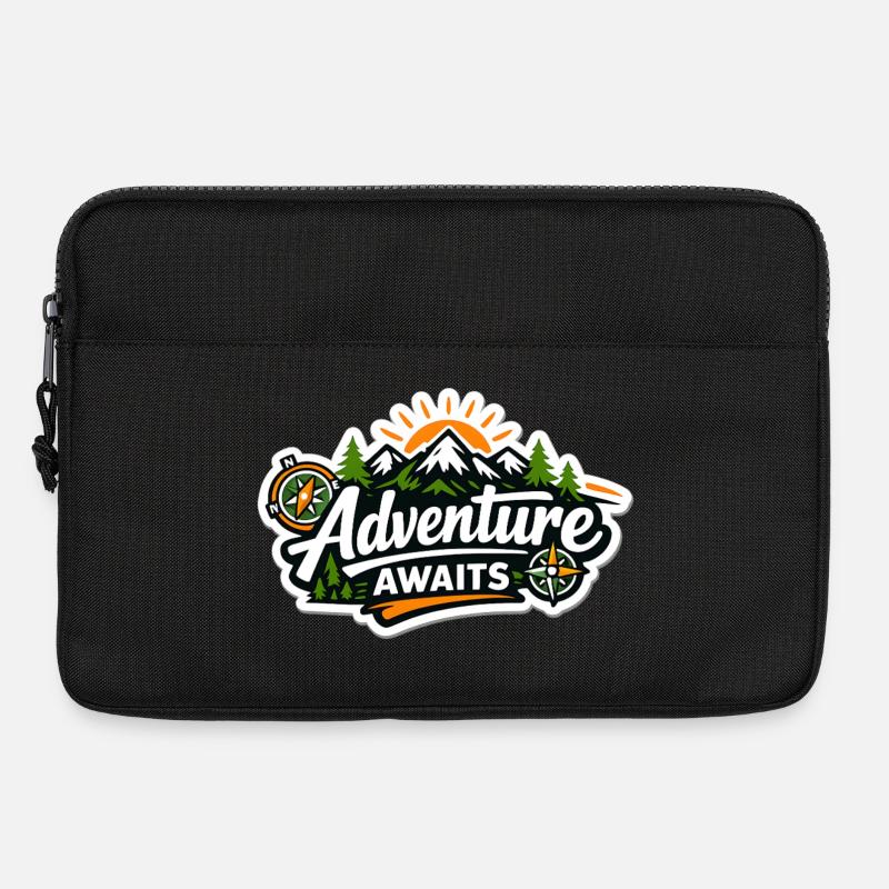 Abenteuer wartet – Bergwald Kompass - Laptoptasche 13" - Schwarz