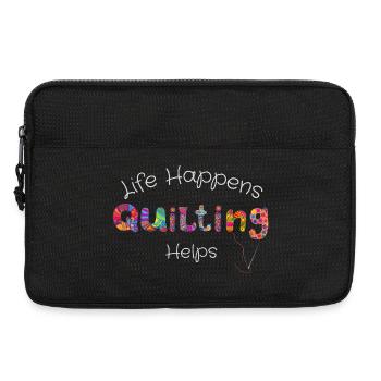 Life Happens Quilting Helps - Crafting T-Shirt - Laptoptasche 13" - Schwarz - Vorne