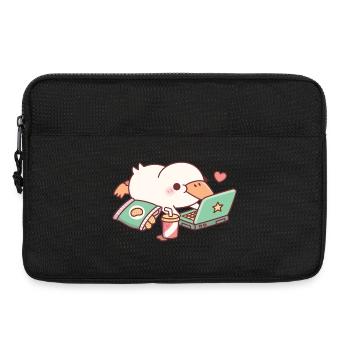 Un canard mignon qui se détend avec un ordinateur portable et des chips - Sacoche pour ordinateur portable 13 pouces - noir - Devant