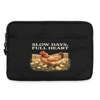 Slow Days, Full Heart Chickens Cottagecore Farm - Laptop bag 13" - black - Front