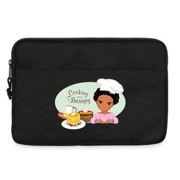Une jolie fille à la peau foncée adore faire des crêpes - Sacoche pour ordinateur portable 13 pouces - noir - Devant