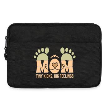 Tiny Kicks, Big Feelings – A Mother's Bond - Laptop bag 13" - black - Front