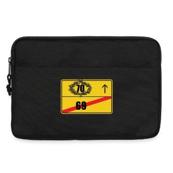 Ortsschild 70. Geburtstag Geschenk - Laptoptasche 13" - Schwarz - Vorne