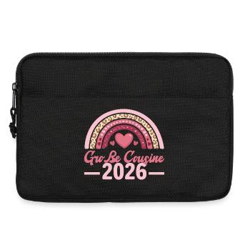 Große Cousine 2026 Baby Ankündigung  - Laptoptasche 13" - Schwarz - Vorne