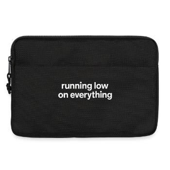 running low on everything - Laptoptasche 13" - Schwarz - Vorne