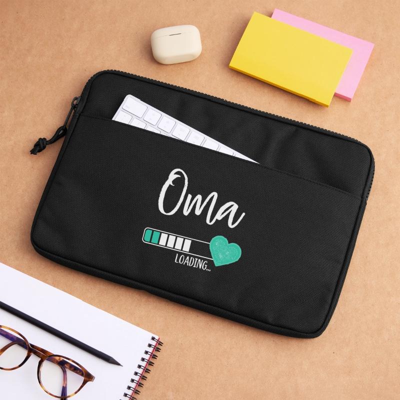 Oma Loading Herz Enkel Junge Werdende Großmutter Laptoptasche 13"