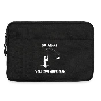 Angler T-Shirt 50 Jahre – Voll zum Anbeissen - Laptoptasche 13" - Schwarz - Vorne