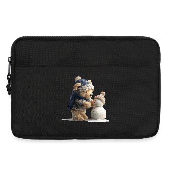 Teddy bear with hat and scarf builds snowman - Laptop bag 13" - black - Front