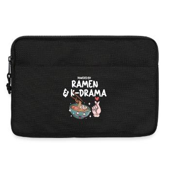 Angetrieben von Ramen und K-Drama - Laptoptasche 13" - Schwarz - Vorne