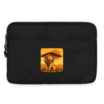 Lion before sunset in the savannah - Laptop bag 13" - black - Front
