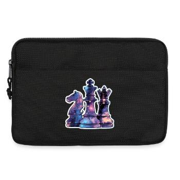 Schachfiguren im Weltraum – Galaxie Nebe - Laptoptasche 13" - Schwarz - Vorne