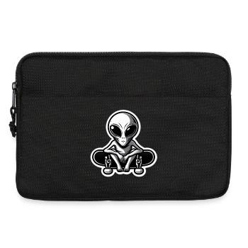 Alien Skater on Skateboard - Laptop bag 13" - black - Front