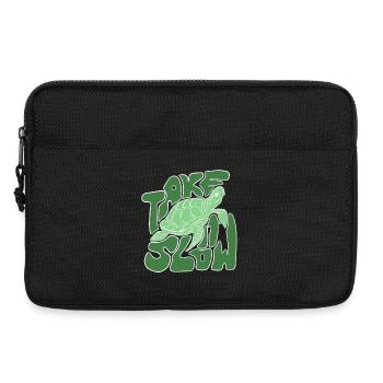 Take It Slow Turtle – Relaxed Ocean Vibes Design - Laptop bag 13" - black - Front