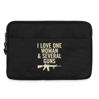 Eine Frau, viele Waffen: Jagdhumor - Laptoptasche 13" - Schwarz - Vorne