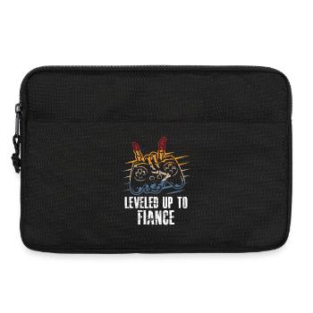 Leveled Up To Fiance Newly Engaged Couple - Laptoptasche 13" - Schwarz - Vorne