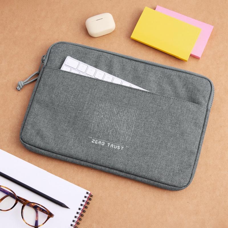 Zero Trust Binary Code Laptop bag 13"