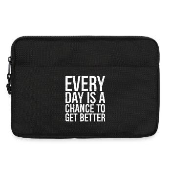every day is a chance to get better - Laptoptasche 13" - Schwarz - Vorne