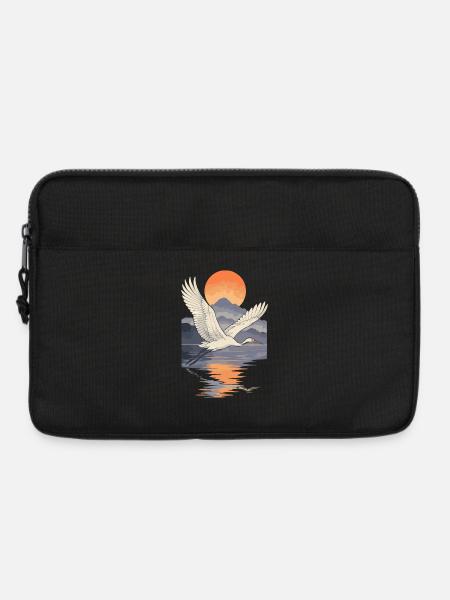 Kranich, der bei Sonnenuntergang fliegt Reflexion - Laptoptasche 13" - Schwarz