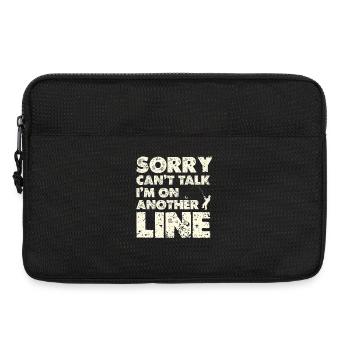 Andere Linie – Line-Pun Shirt - Laptoptasche 13" - Schwarz - Vorne