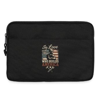 Verliebt In Einen Mann Der Amerika Baut - Laptoptasche 13" - Schwarz - Vorne