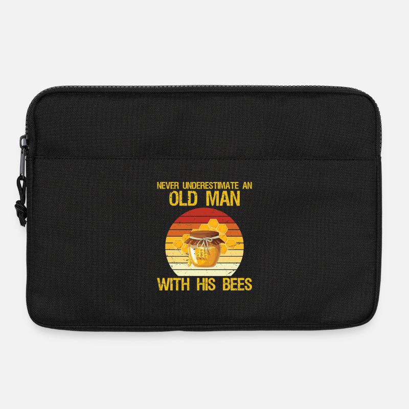 Apiary Bee Keeper An Old Man With His Bees Beek - Laptoptasche 13" - Schwarz